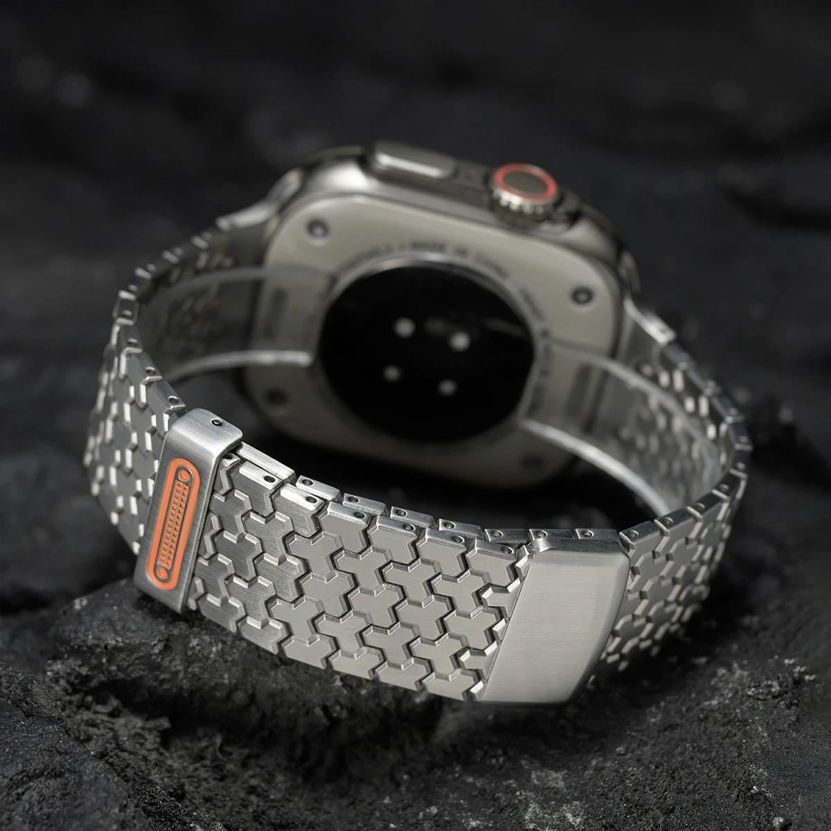 Apple Watch Band: Stainless Steel Magnetic Strap, Geometric Link Design (44-49mm)